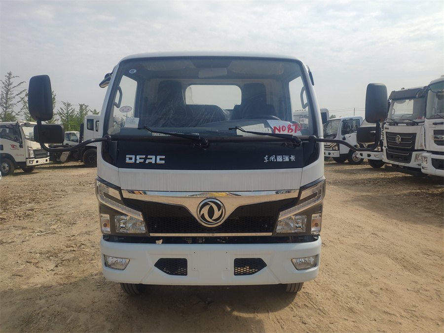 東風(fēng)小福瑞卡（3308，錫柴130）國(guó)六 內(nèi)飾照片圖